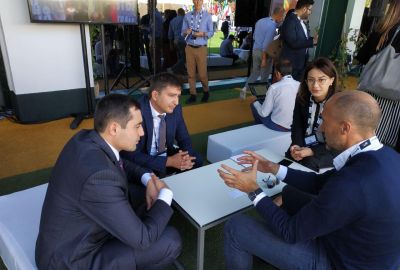Делегация Узбекистана провела ряд встреч на всемирном футбольном саммите 