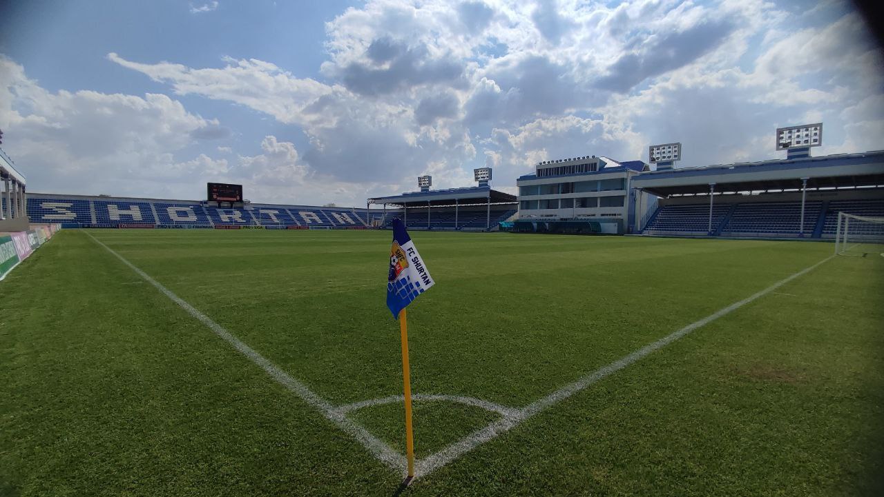 “Sho‘rtan” stadioni projektorlari yorug‘ligi 1300 lyuksga yaqinlashdi